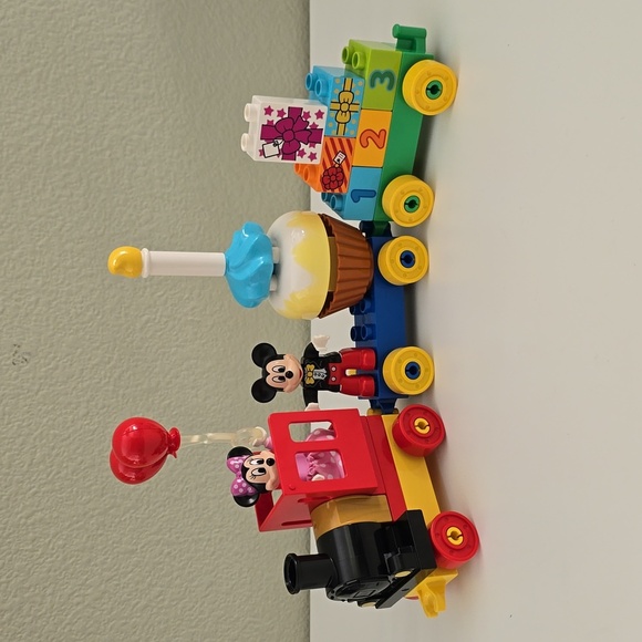 Lego Duplo Disney Mickey & Minnie Mouse Birthday Parade Train - Picture 2 of 7